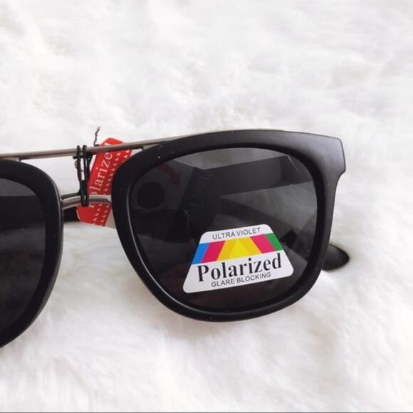 Ashe Matte Black Polarized Sunglasses - Picture 7 of 11